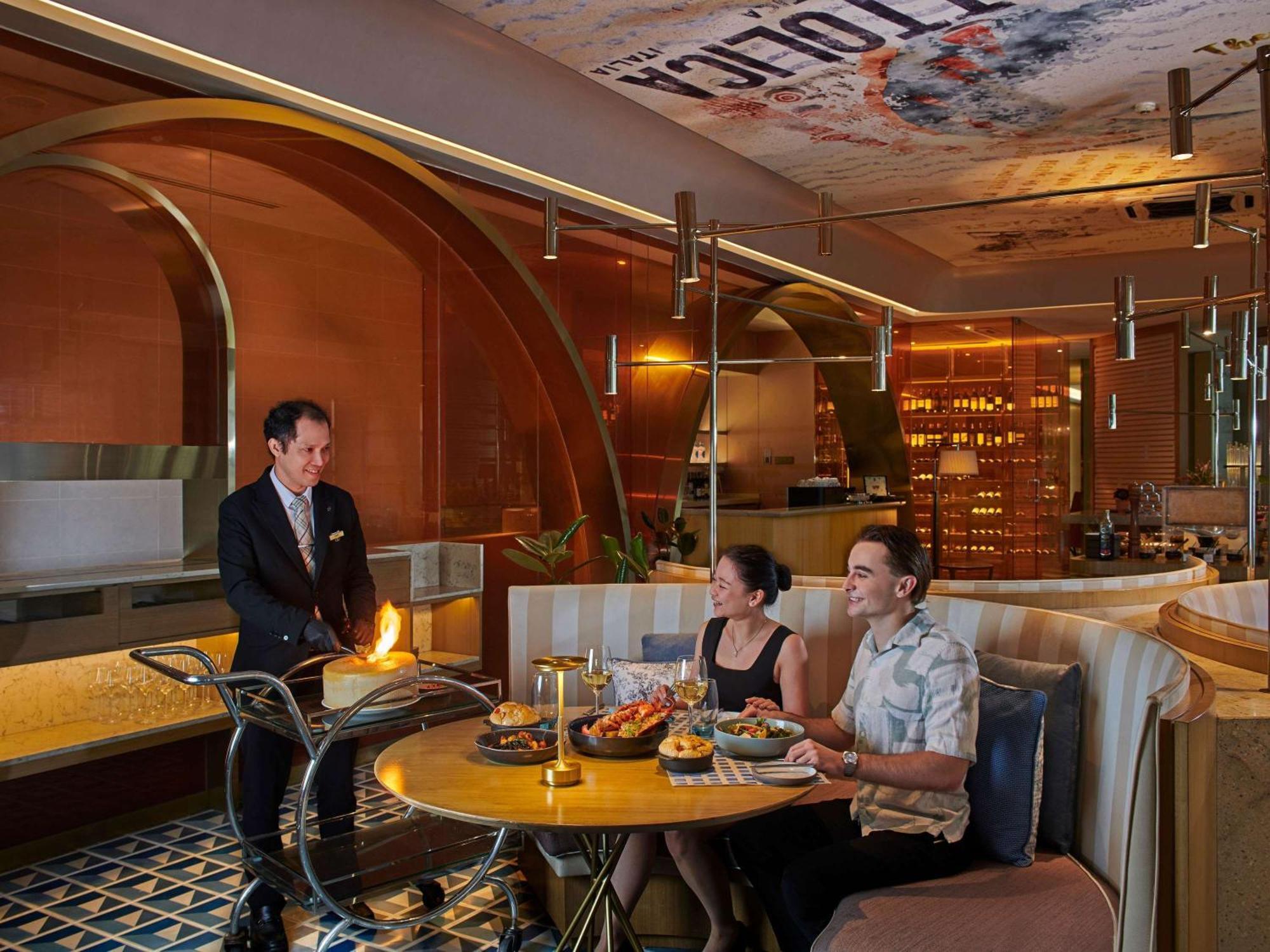فندق سوفيتيل كوالالمبور دامانسارا المظهر الخارجي الصورة A restaurant in a hotel