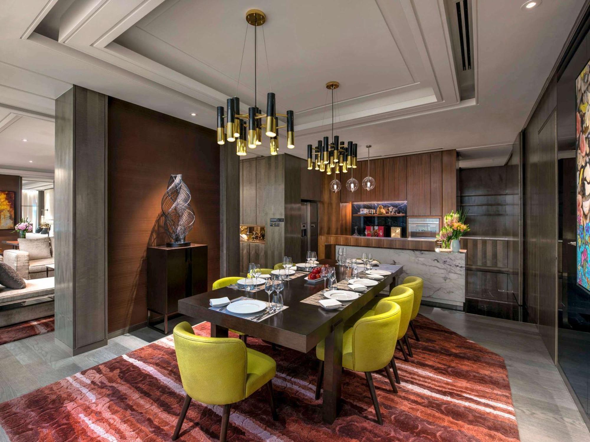 فندق سوفيتيل كوالالمبور دامانسارا المظهر الخارجي الصورة The dining room of a 3-bedroom apartment