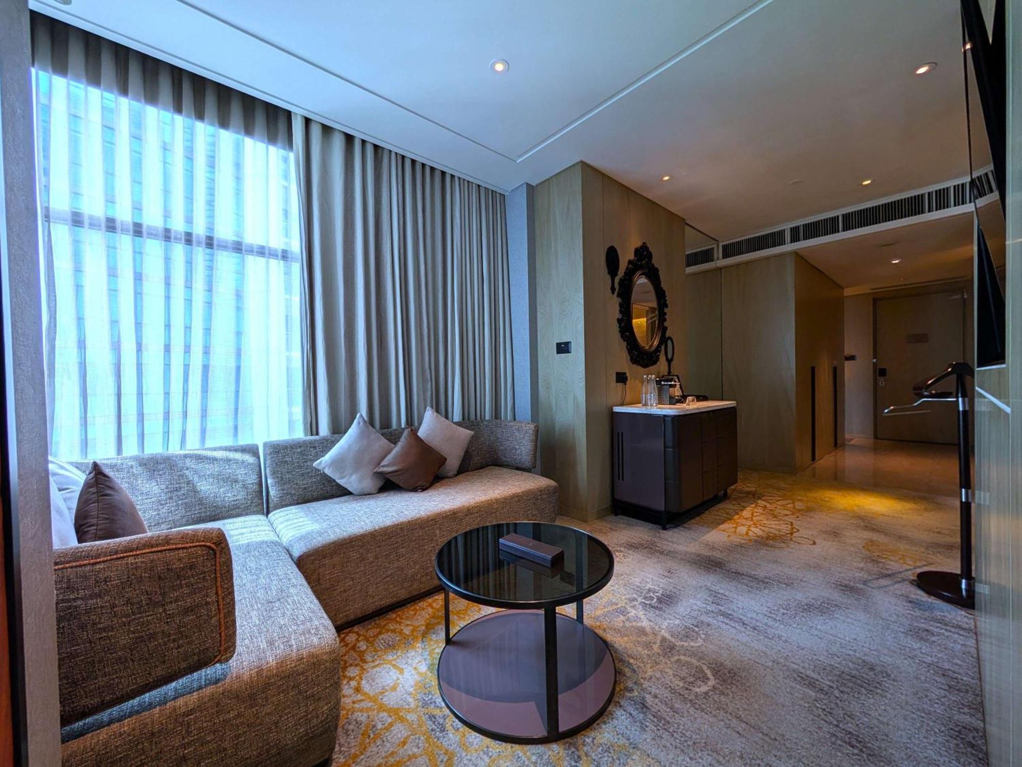فندق سوفيتيل كوالالمبور دامانسارا المظهر الخارجي الصورة A suite at the hotel
